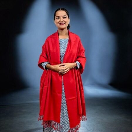 Sustainable Merino Wool Stole – Handwoven Himalayan Design for Women